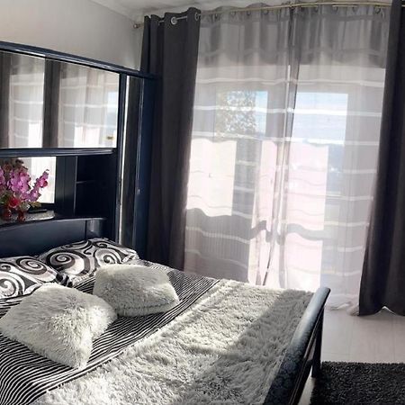 Alfredo Apartament Buzău Exteriör bild