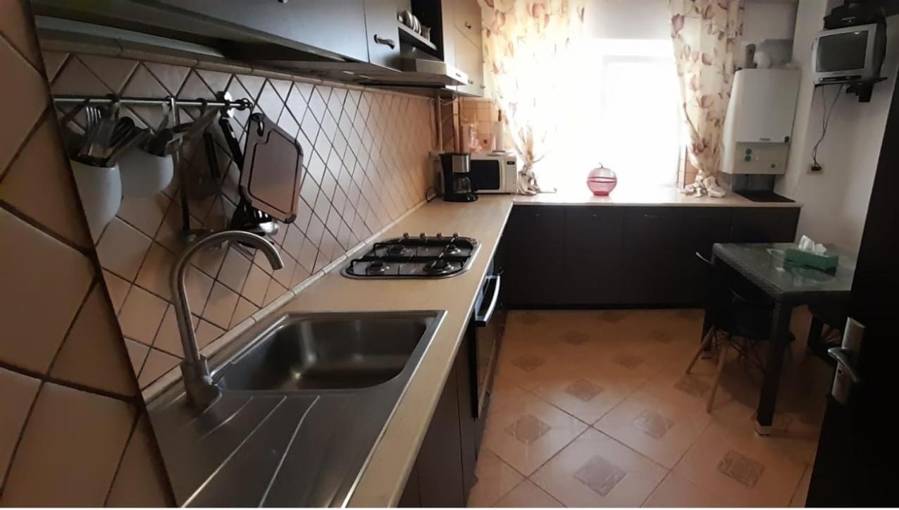 Alfredo Apartament Buzău Exteriör bild