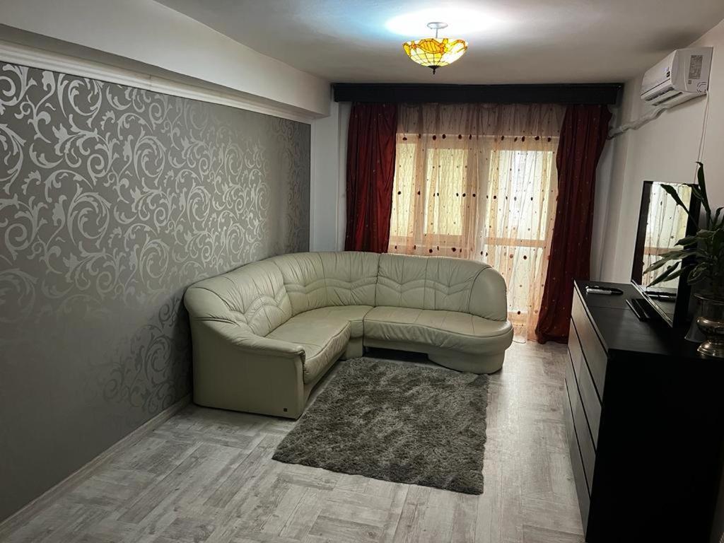 Alfredo Apartament Buzău Exteriör bild